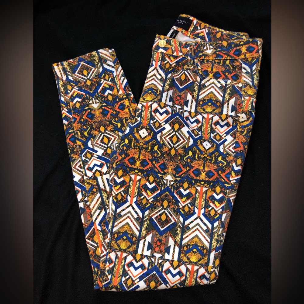 Celebrity Pink Juniors' Printed 'The Lifter' Skinny Pants